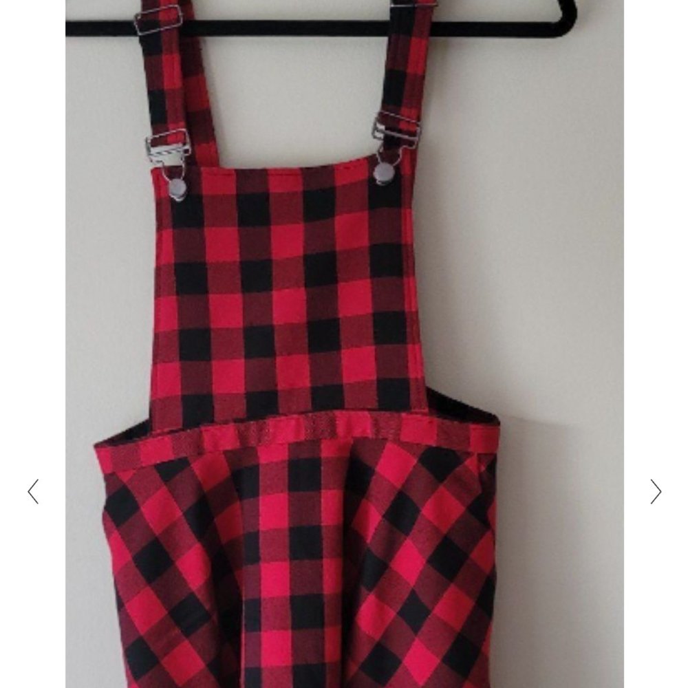 Hot Topic Red and black plaid jumper